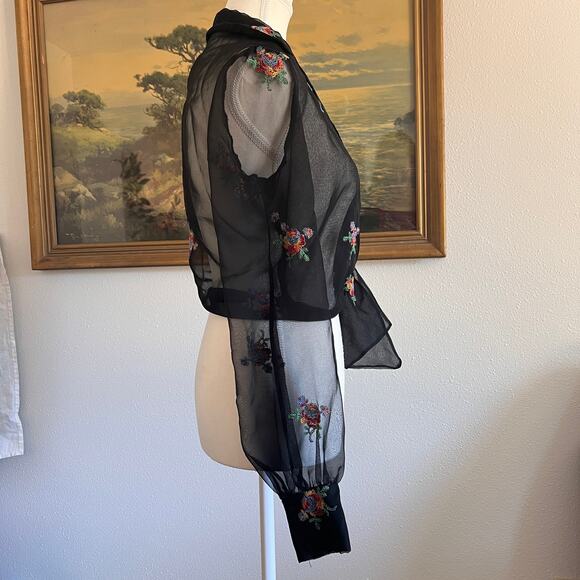 Vintage 70s black sheer crop top blouse floral embroidered boho whimsigoth Small - Picture 4 of 10